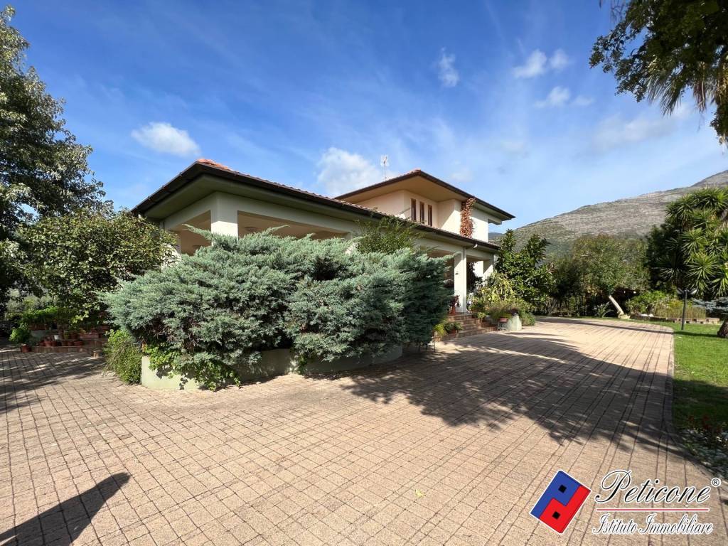 Villa a Fondi in Via Madonna degli Angeli - Foto 2