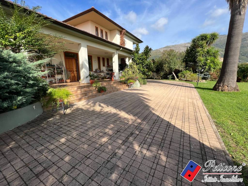 Villa a Fondi in Via Madonna degli Angeli - Foto 3