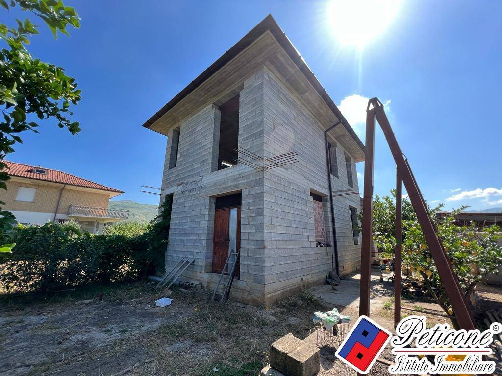 Casa indipendente a Fondi in Via dei Serpenti - Foto 3