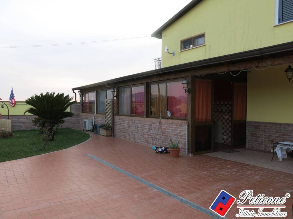 Villa a Fondi in Via Portaturo - Foto 2