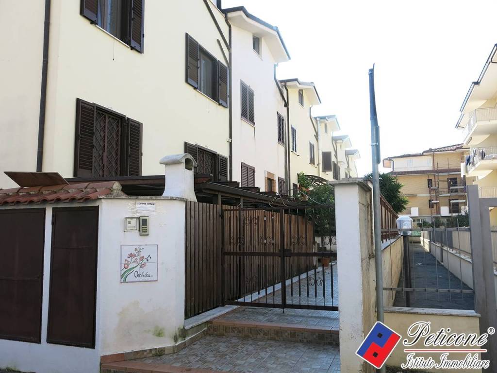 Villa a Fondi in Via Danimarca - Foto 2