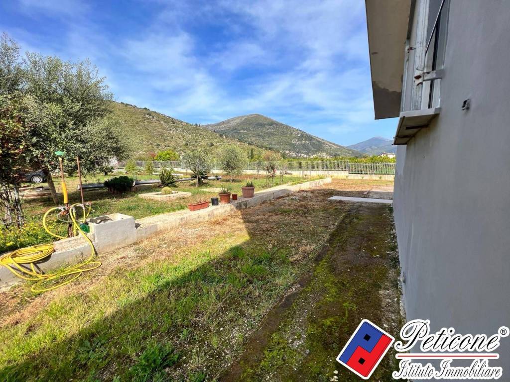 Villa a Fondi in Via Ponte Gagliardo, 11 - Foto 3