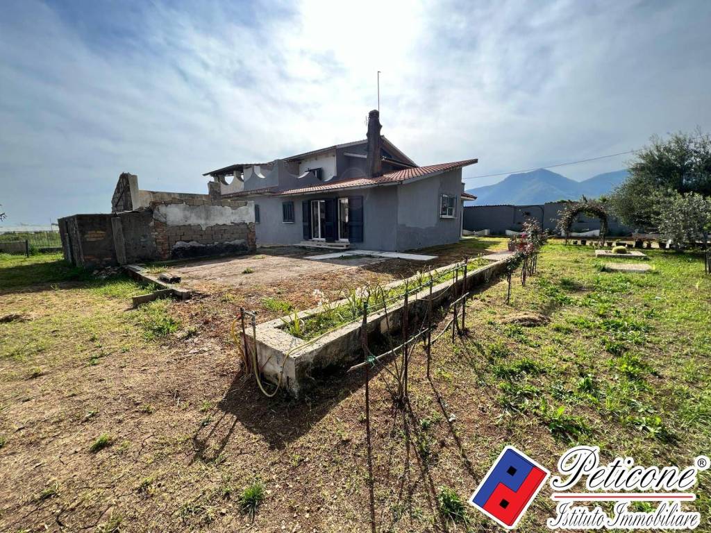 Villa a Fondi in Via Ponte Gagliardo, 11 - Foto 4