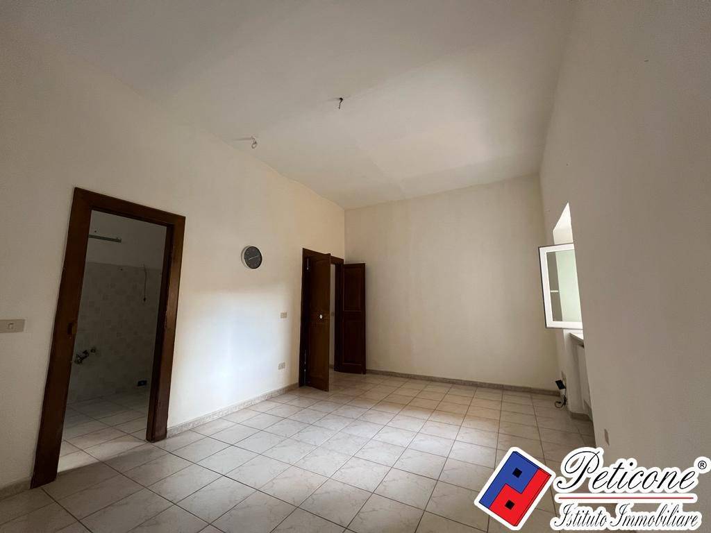 Appartamento a Lenola in Via Lago, 112 - Foto 3