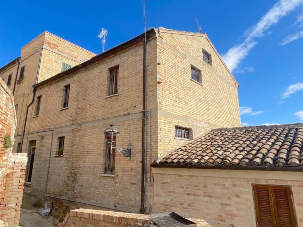 Casa indipendente a Castignano in Via Stringone - Foto 2