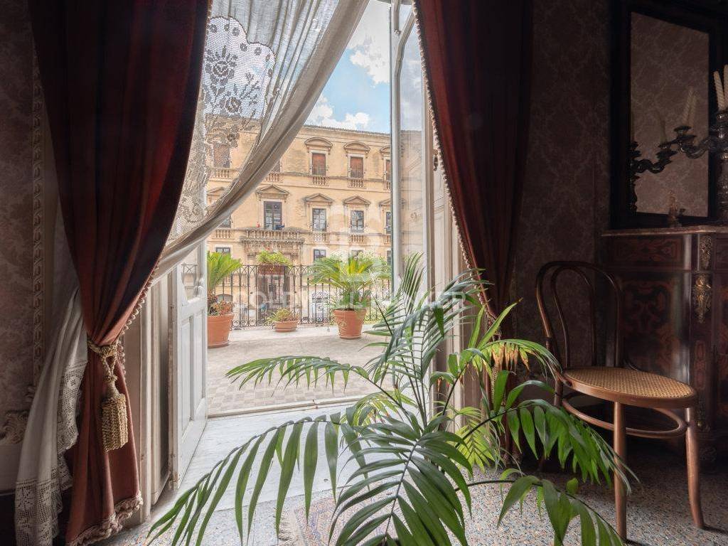 Appartamento a Modica in C.so Umberto I°, 205 - Foto 2