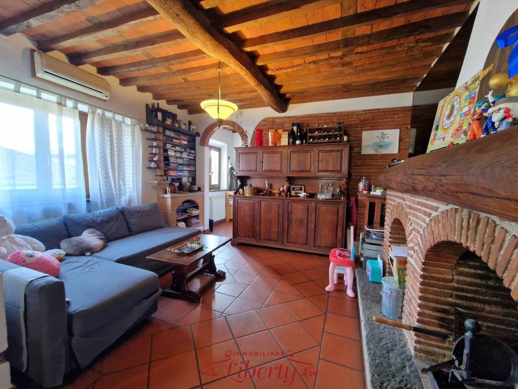 Rustico / casale a Camaiore in Via Radicchi - Foto 2