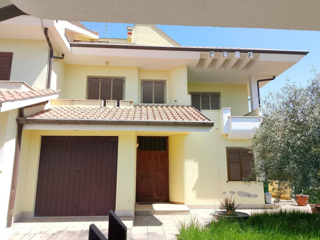 Villa a Latina in Via Gorgia - Foto 4