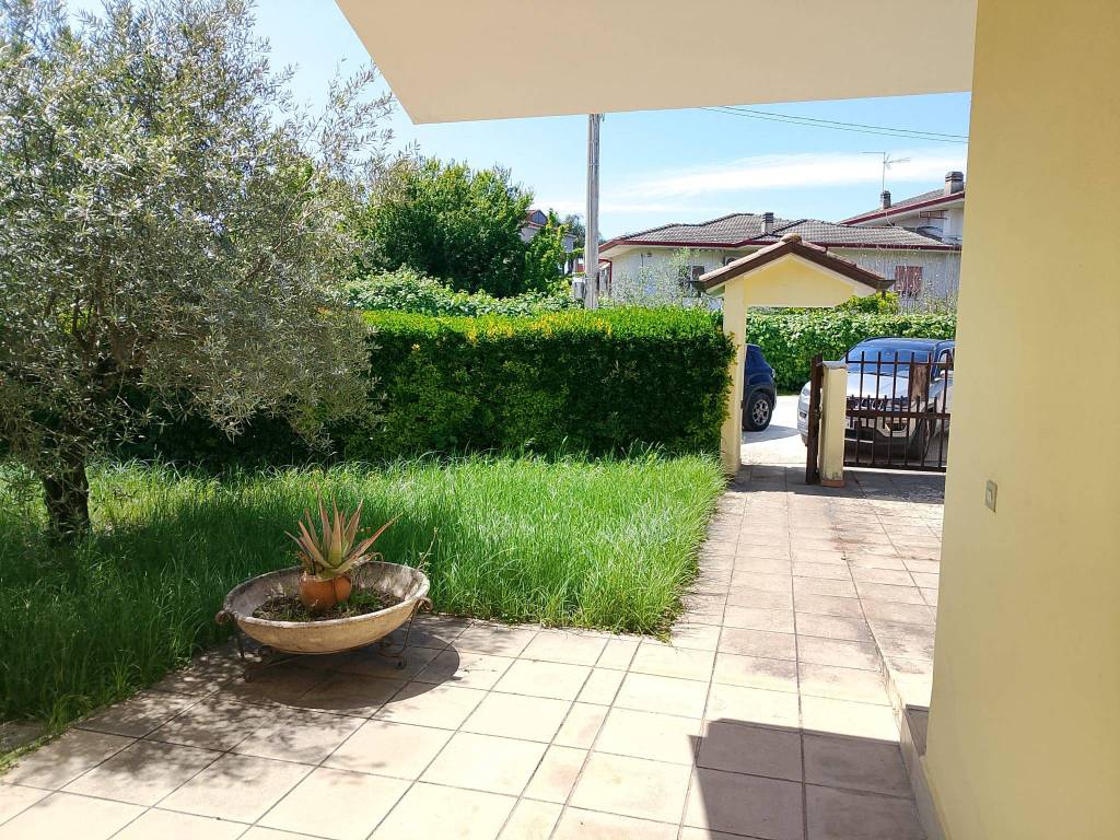 Villa a Latina in Via Gorgia - Foto 5