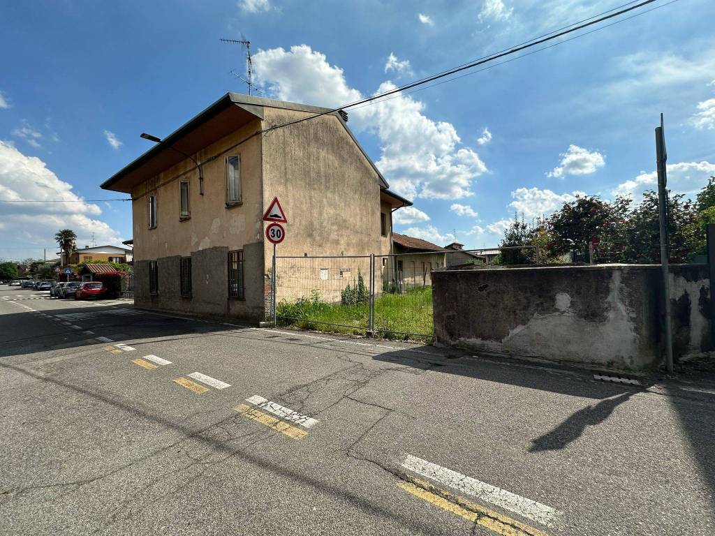 Terreno a Cardano al campo in Via Lazzaretto - Foto 2