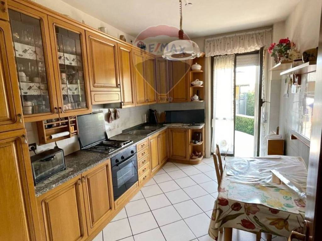 Appartamento a Casalzuigno in Via Campo dei Fiori, 11 - Foto 4