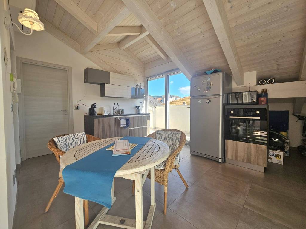 Loft / open space a Loano in Via Aurelia, 436 - Foto 2