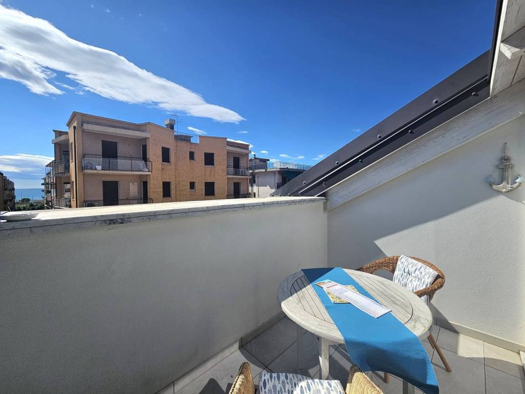 Loft / open space a Loano in Via Aurelia, 436 - Foto 3