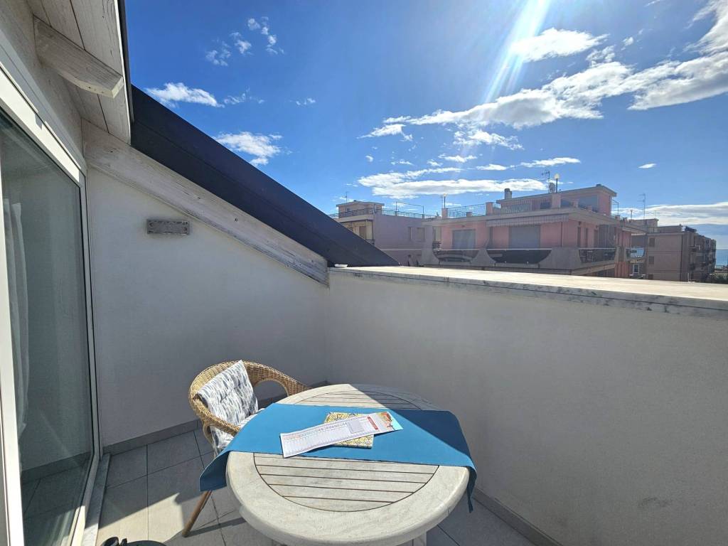 Loft / open space a Loano in Via Aurelia, 436 - Foto 5