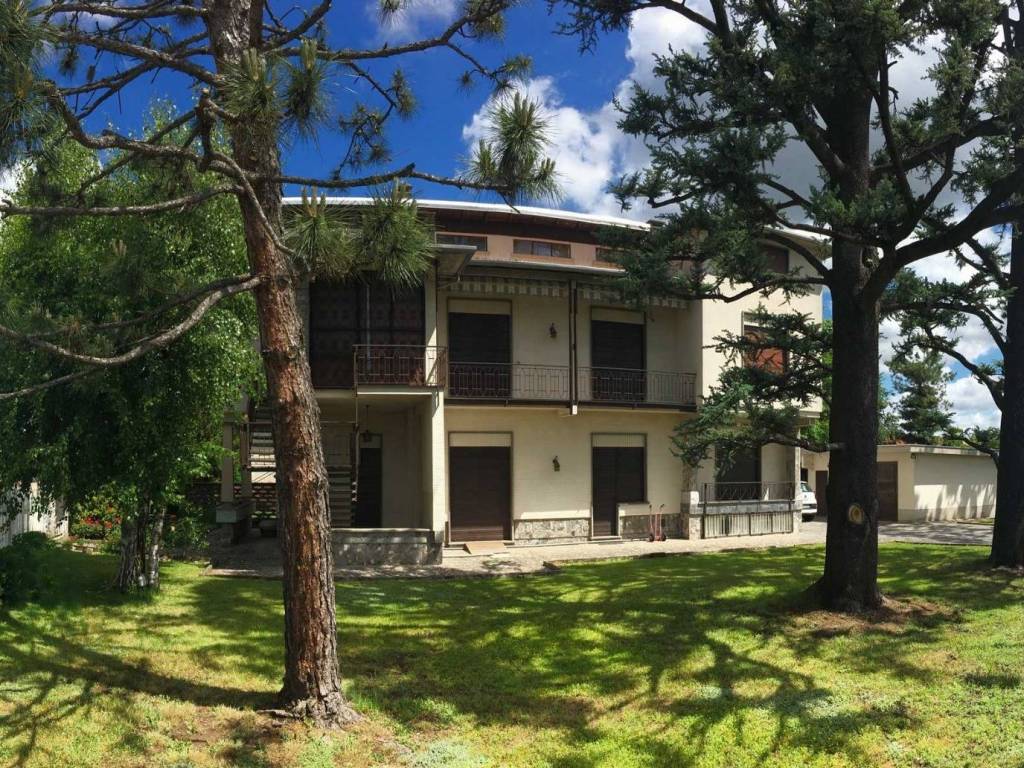 Villa a Lonate pozzolo in Viale Ticino, 37 - Foto 2