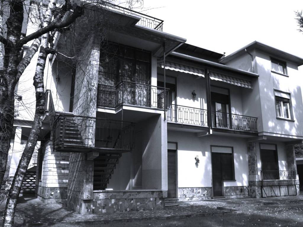 Villa a Lonate pozzolo in Viale Ticino, 37 - Foto 4