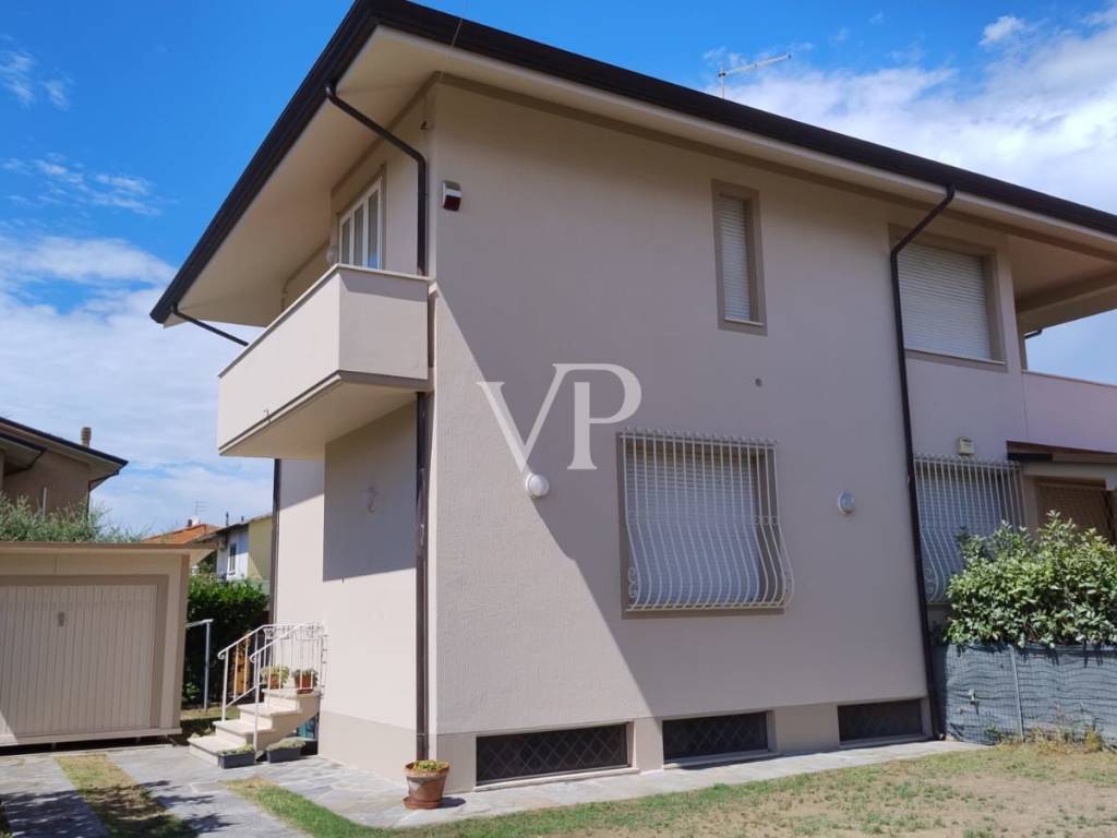 Appartamento a Pietrasanta in Via Eritrea, 23 - Foto 2