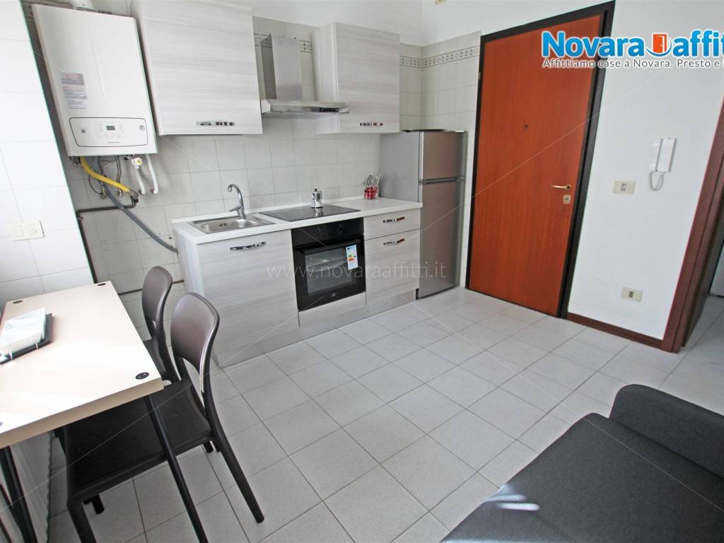 Appartamento a Novara in Via Papa Sarto - Foto 2