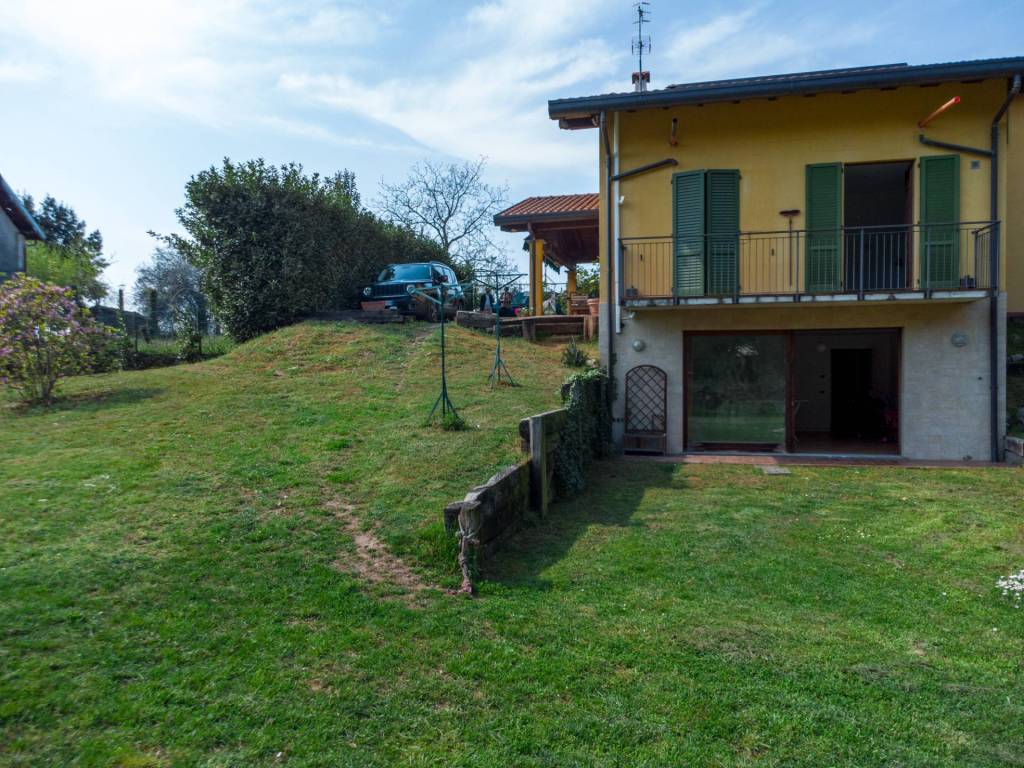 Villa a Sesto calende in Via Sasso della Pedana - Foto 2