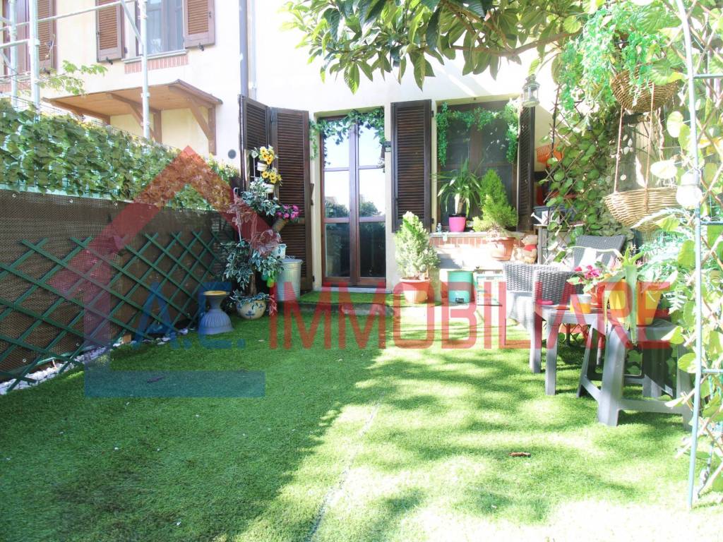 Appartamento a Vergiate in Via Armando Diaz - Foto 2