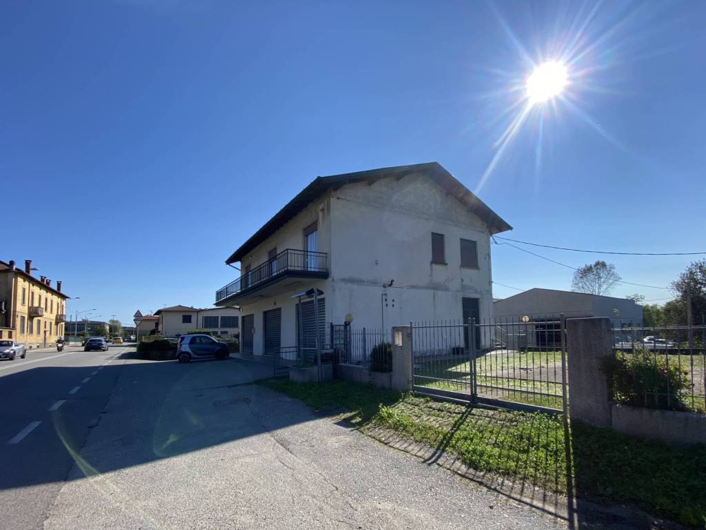 Appartamento a Gavirate in Via Cornelio Rovera, 38 - Foto 5