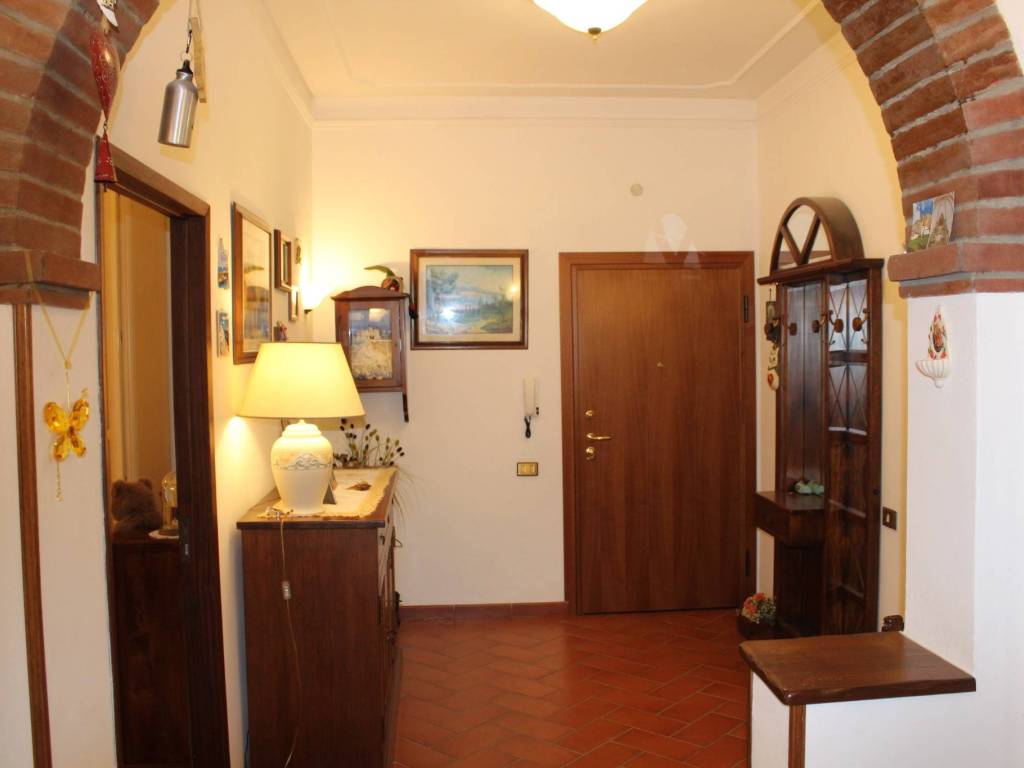 Appartamento a Poggibonsi in Via Pisana - Foto 2