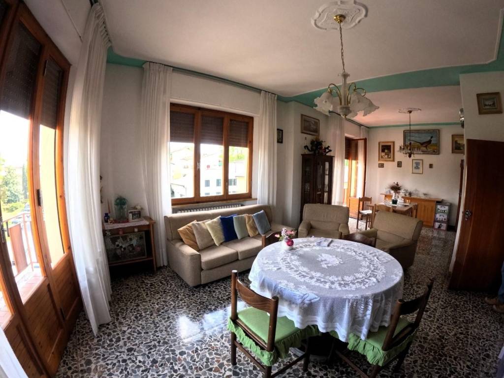Appartamento a Colle di val d'elsa in Via 25 Aprile - Foto 2