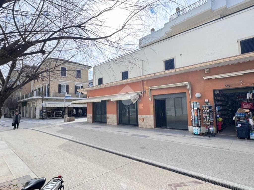 Immobile a Rimini in Viale Giuliano Dati, 152 - Foto 2