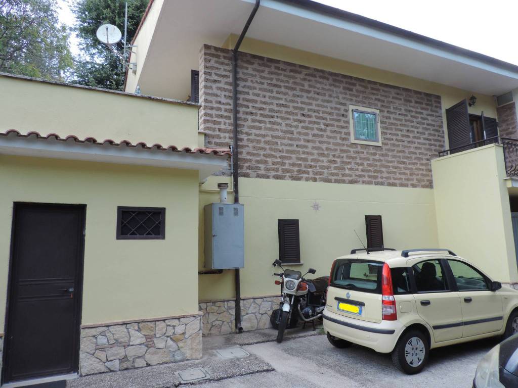 Appartamento a Scandriglia in Via delle Acacie, 19 - Foto 2