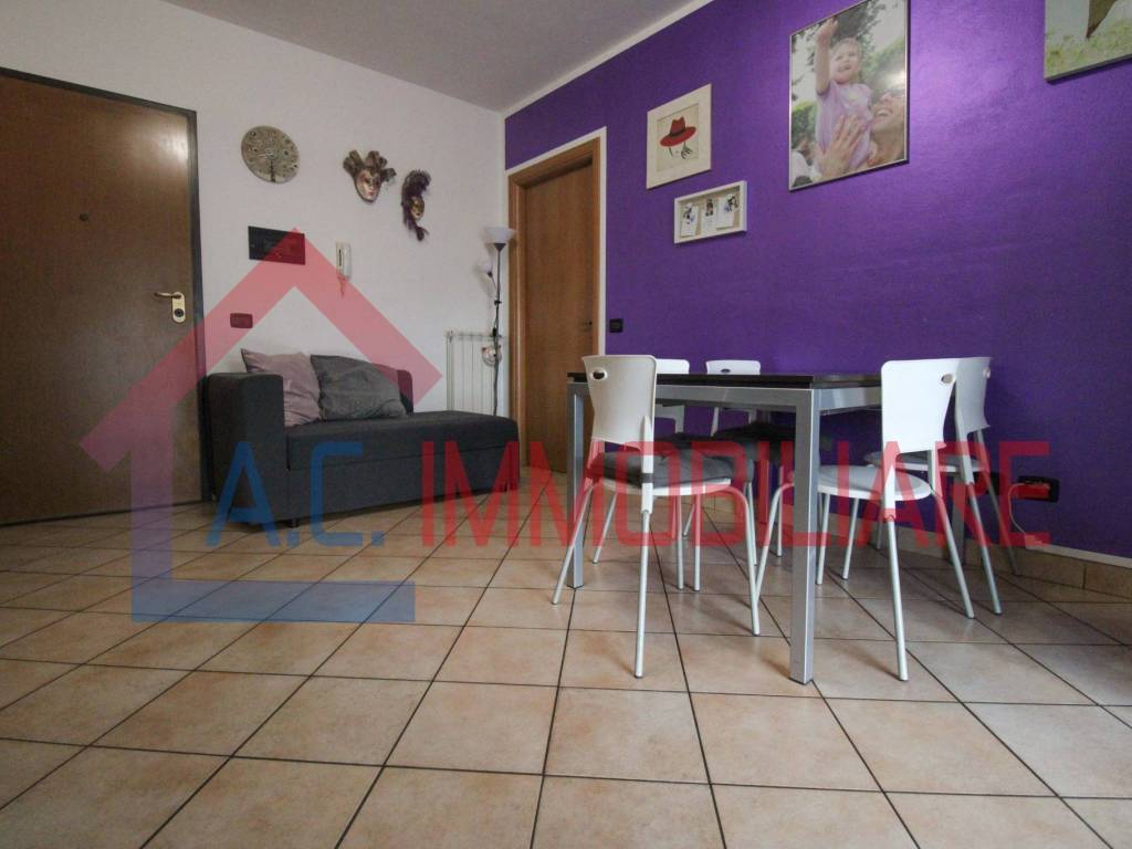 Appartamento a Vergiate in Via Felice Cavallotti, 6 - Foto 2