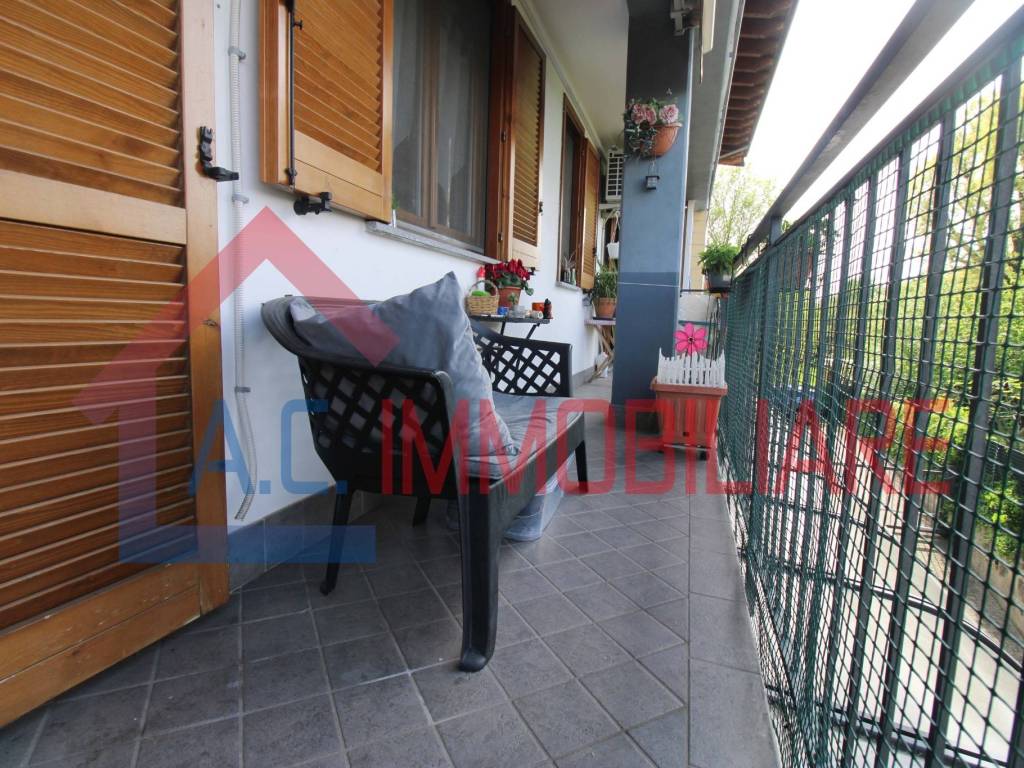 Appartamento a Vergiate in Via Felice Cavallotti, 6 - Foto 5