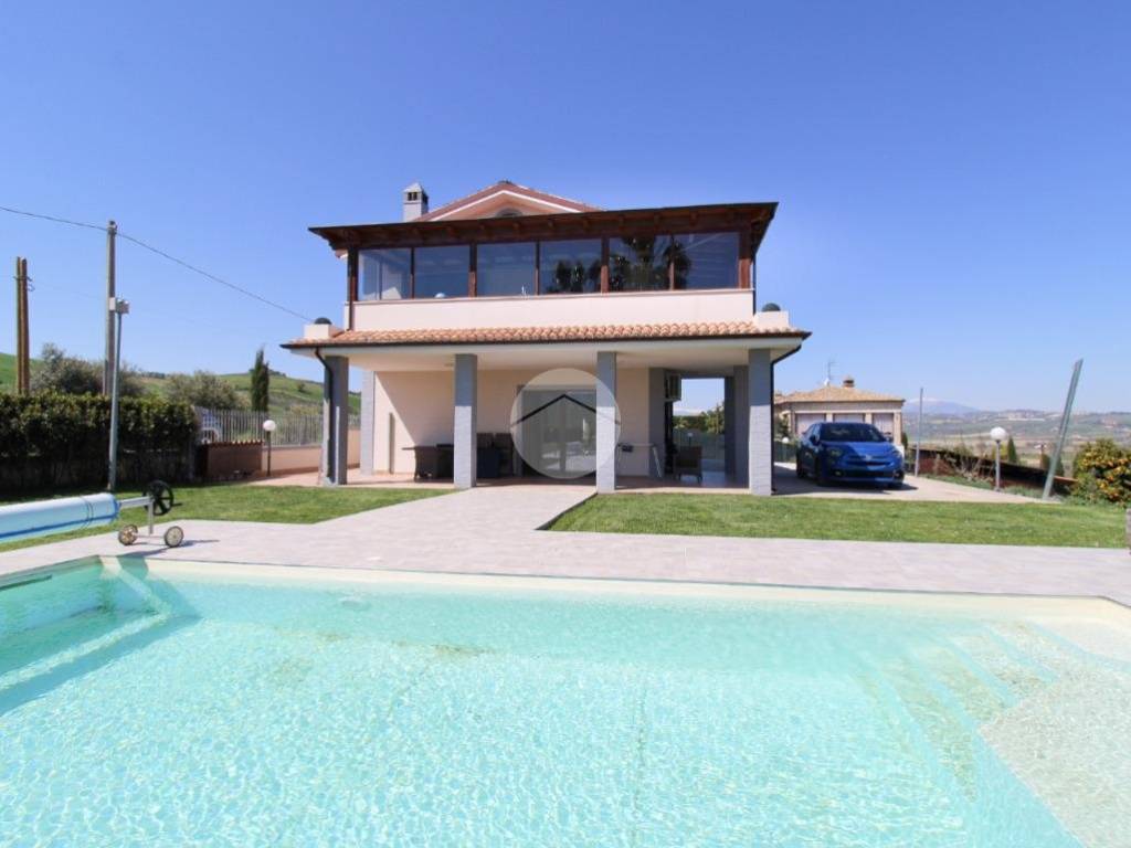 Villa a Atri in Via SP27b - Foto 2