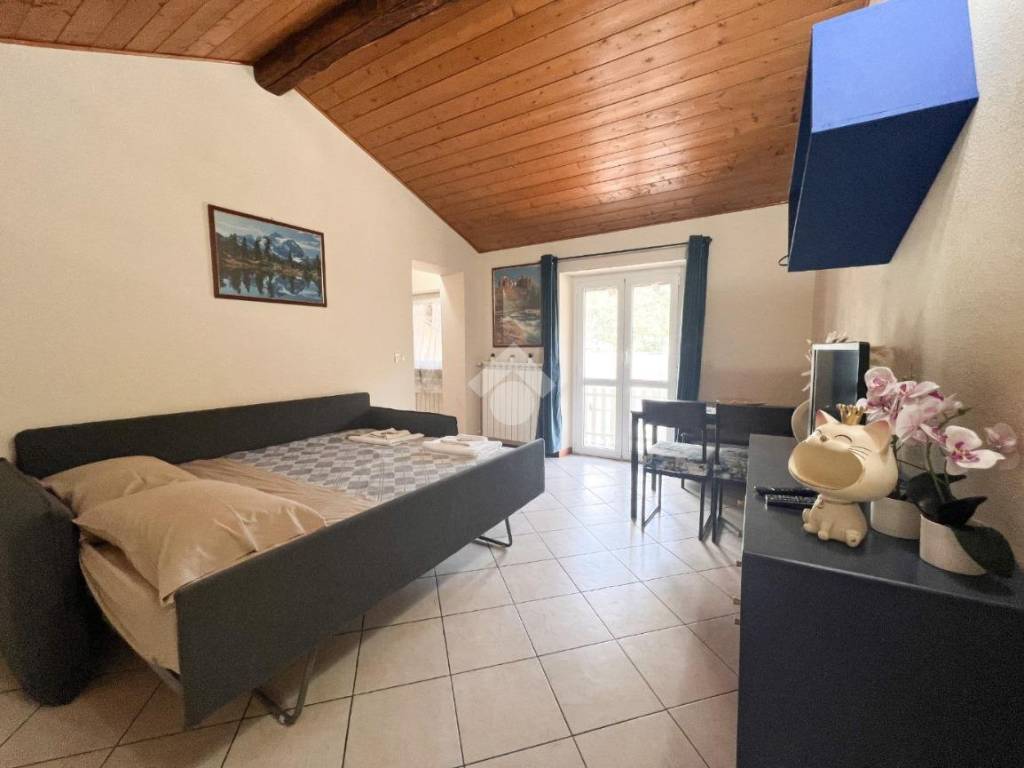 Appartamento a Porto ceresio in Via Cantine, 15 - Foto 2