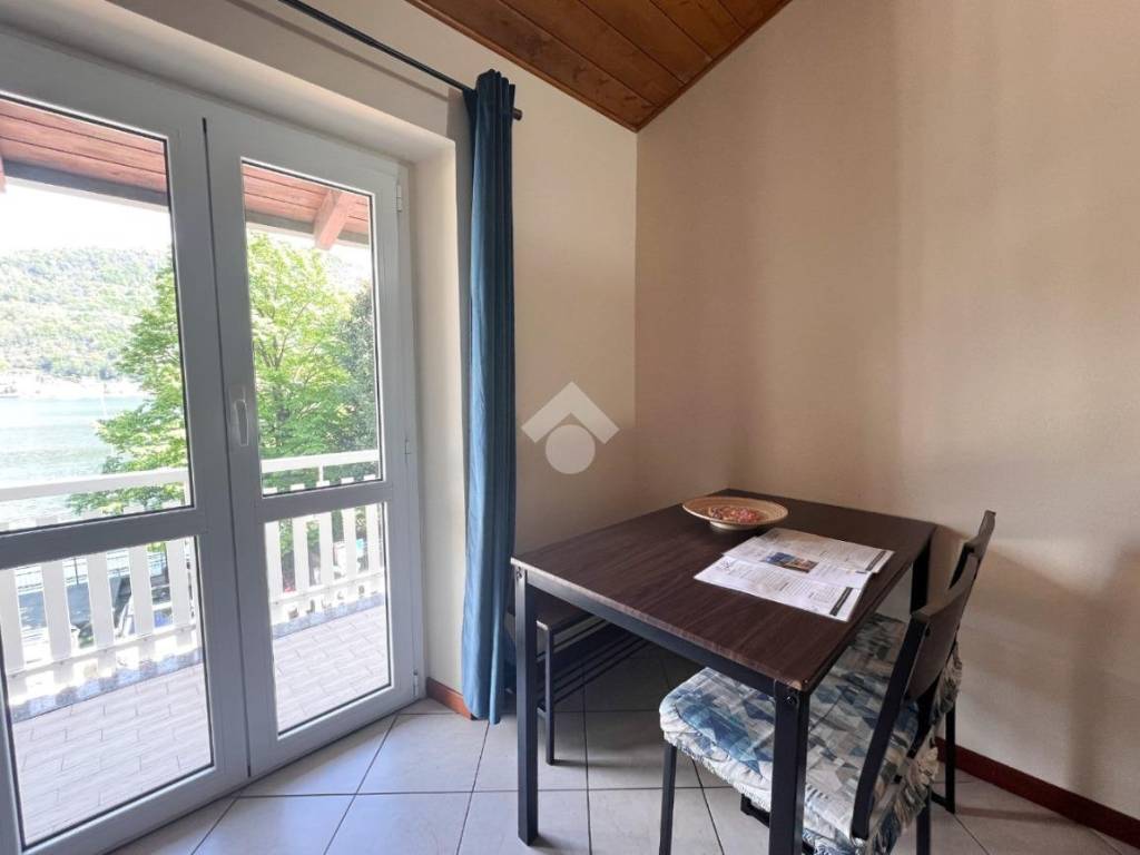 Appartamento a Porto ceresio in Via Cantine, 15 - Foto 5