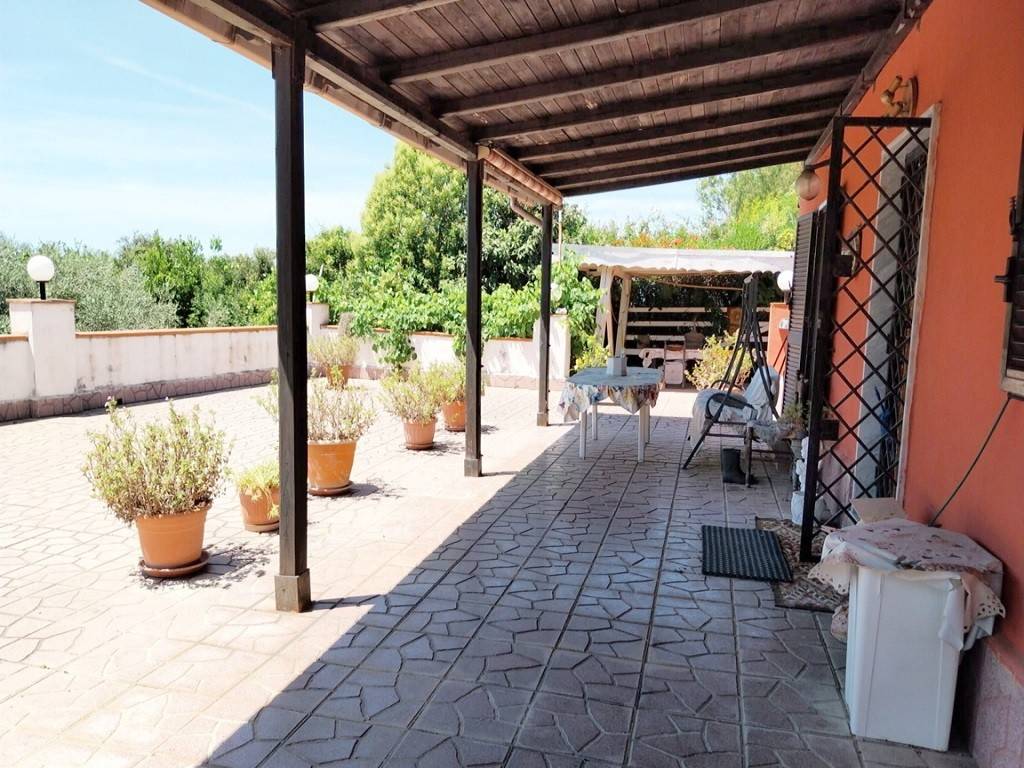 Villa a Aprilia in Via Basento - Foto 2