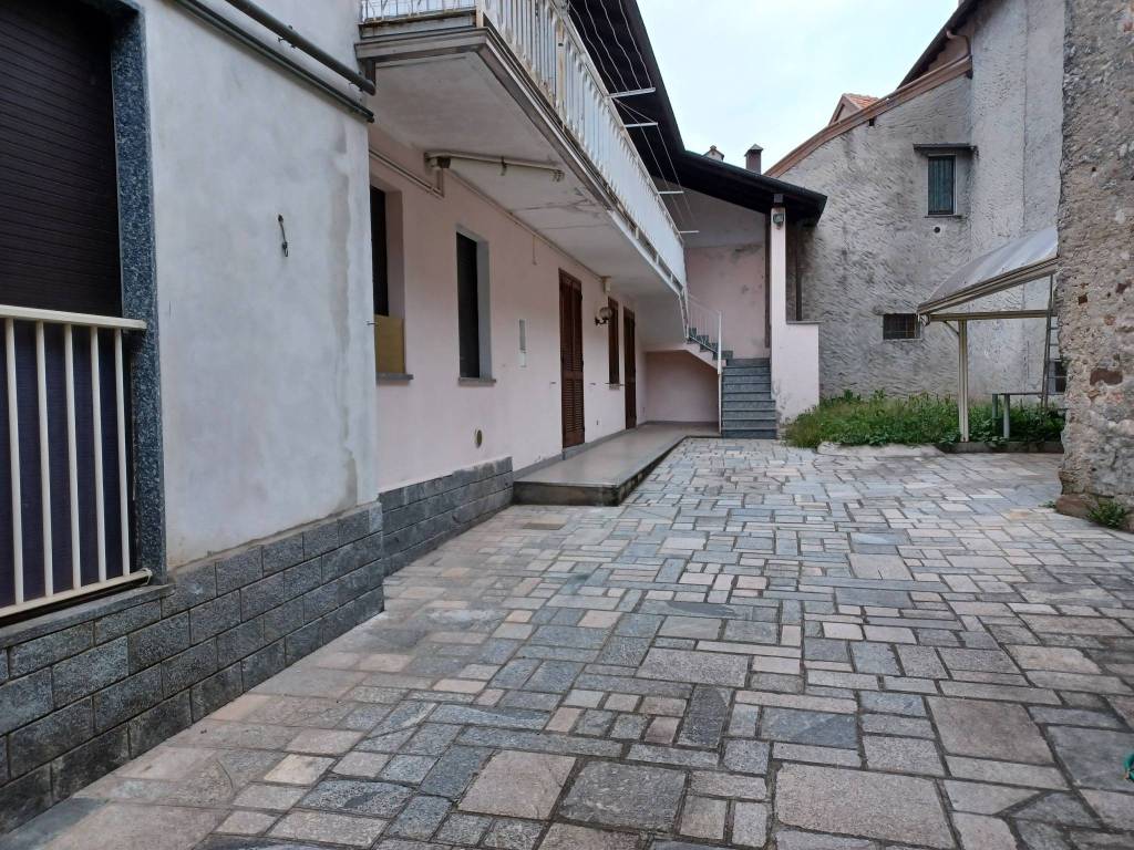Casa indipendente a Omegna in Via Parravicini, 2 - Foto 3