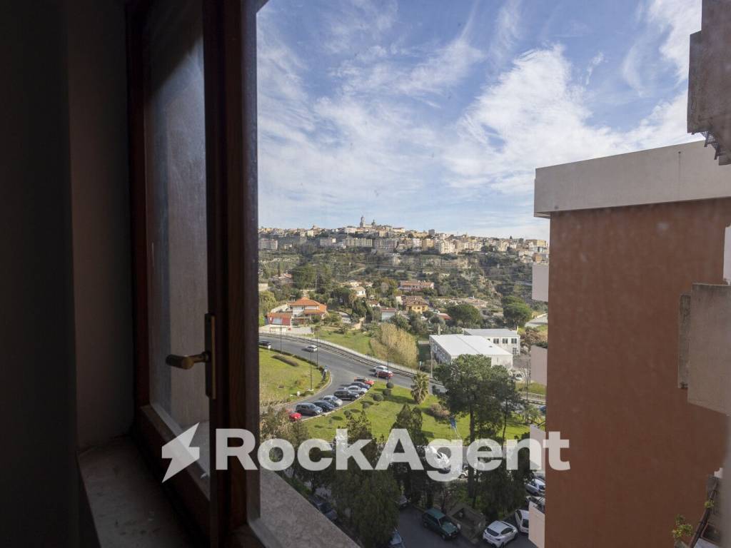 Appartamento a Catanzaro in Viale Vincenzo de Filippis, 132 - Foto 2
