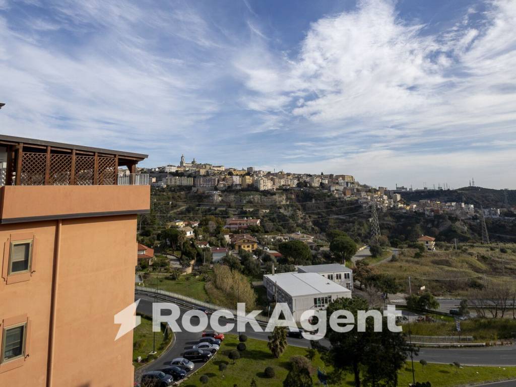 Appartamento a Catanzaro in Viale Vincenzo de Filippis, 132 - Foto 3
