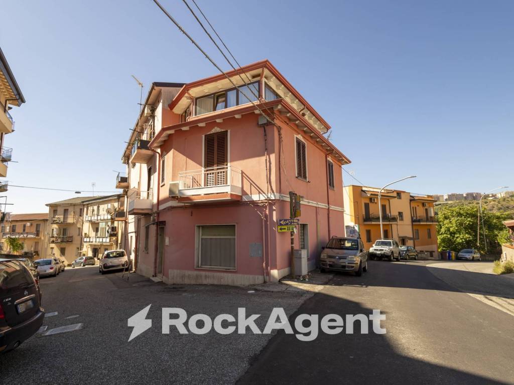 Appartamento a Catanzaro in Vico II della Stazione, 4 - Foto 2