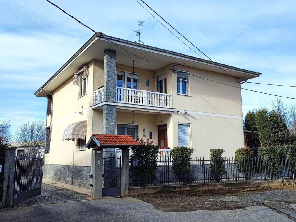 Villa a Verrone in Strada della Bazzella - Foto 2