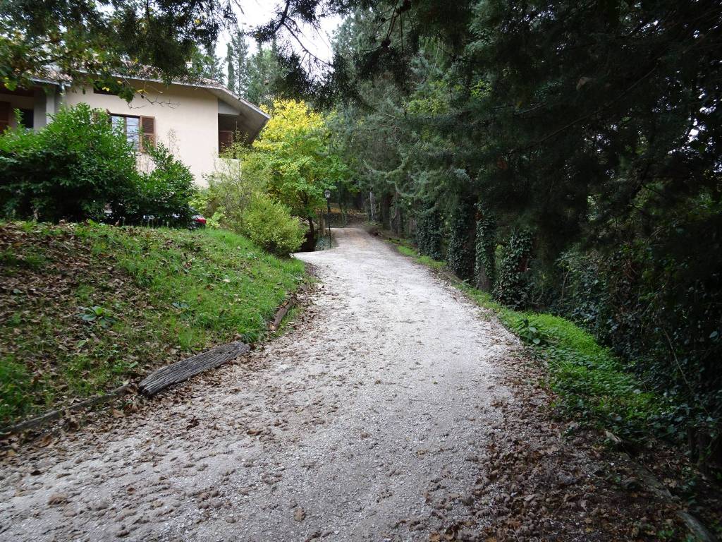 Villa a Fabriano in Via Don Giovanni Minzoni - Foto 4