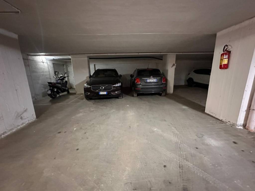Box / garage a Caserta in Via Vincenzo Lupoli, 34 - Foto 2