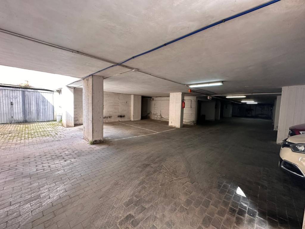 Box / garage a Caserta in Via Vincenzo Lupoli, 34 - Foto 5