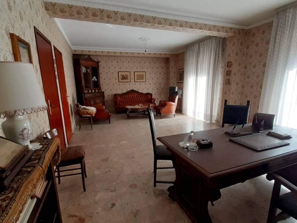 Palazzo / stabile a Lamezia terme in Via Guglielmo Marconi, 14 - Foto 3