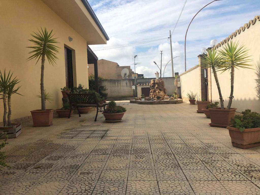 Villa a Canicattì in Via Armando Diaz - Foto 2