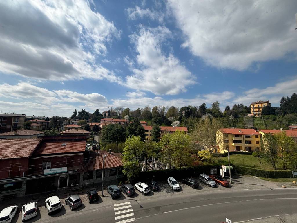 Appartamento a Casatenovo in Via Generale Giuseppe Sirtori, 34 - Foto 2