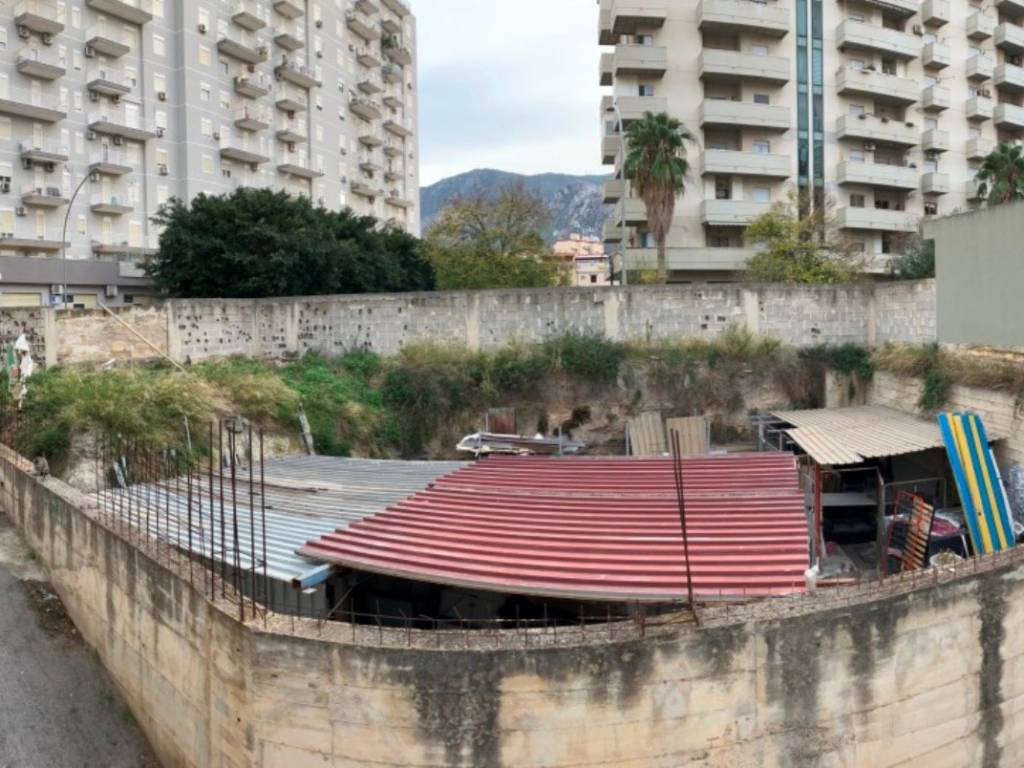 Terreno a Palermo in Via Emiro Hassan, 12 - Foto 2