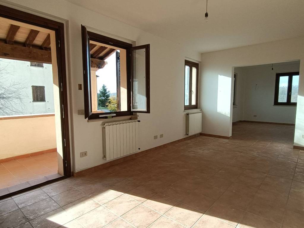 Palazzo / stabile a Camerino - Foto 3