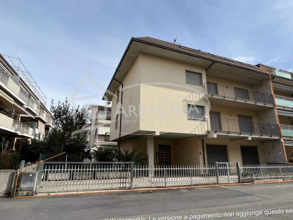 Villa a Alba adriatica in Via Arno, 68 - Foto 2