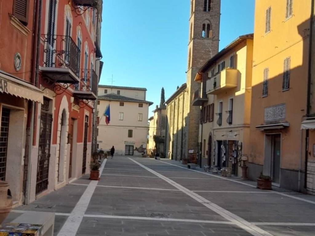 Casa indipendente a Deruta in Piazza dei Consoli - Foto 3